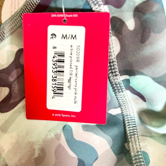 SPANX Booty Boost Leggings 7/8 camo women’s size M - Picture 4 of 7